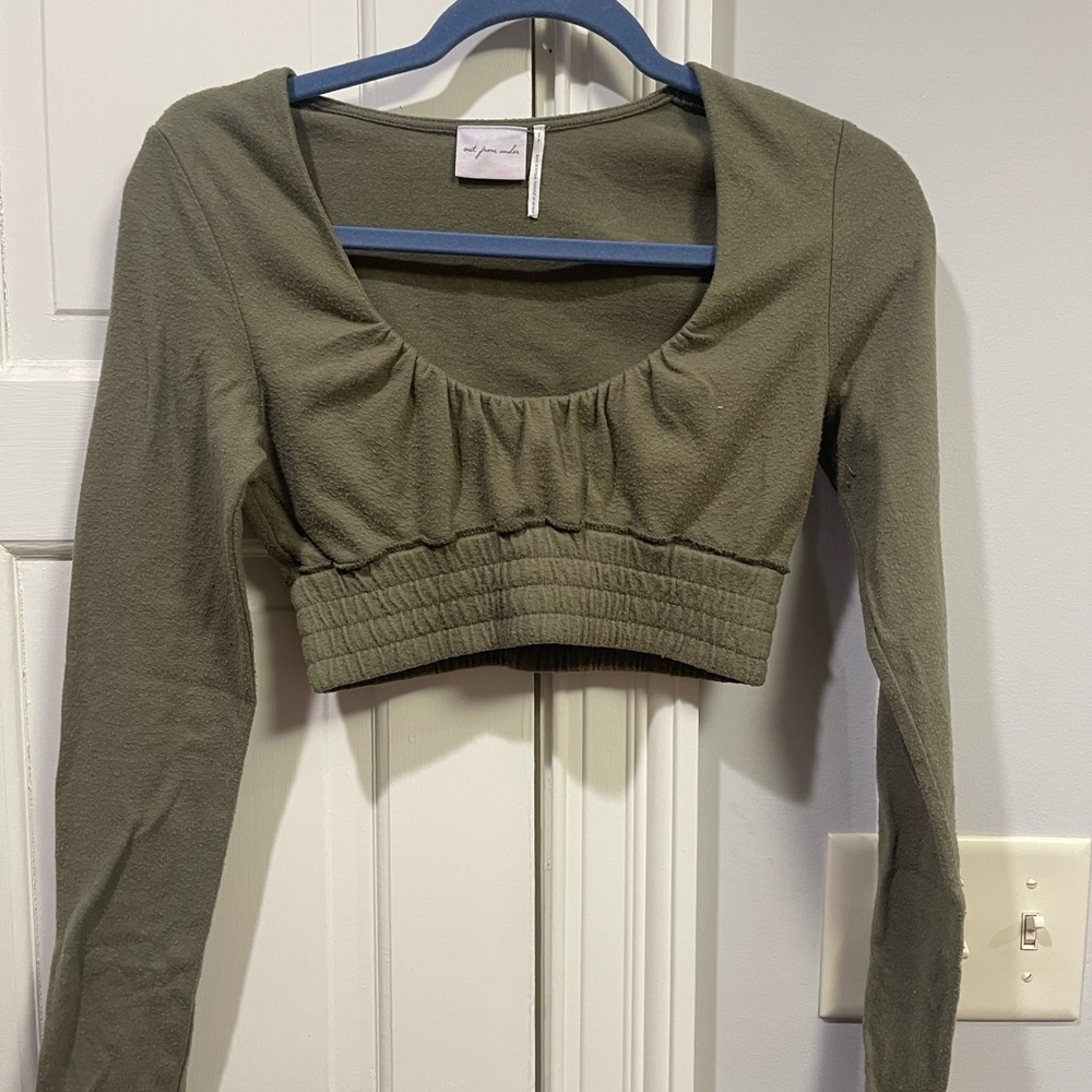 urban outfitters long sleeve crop top